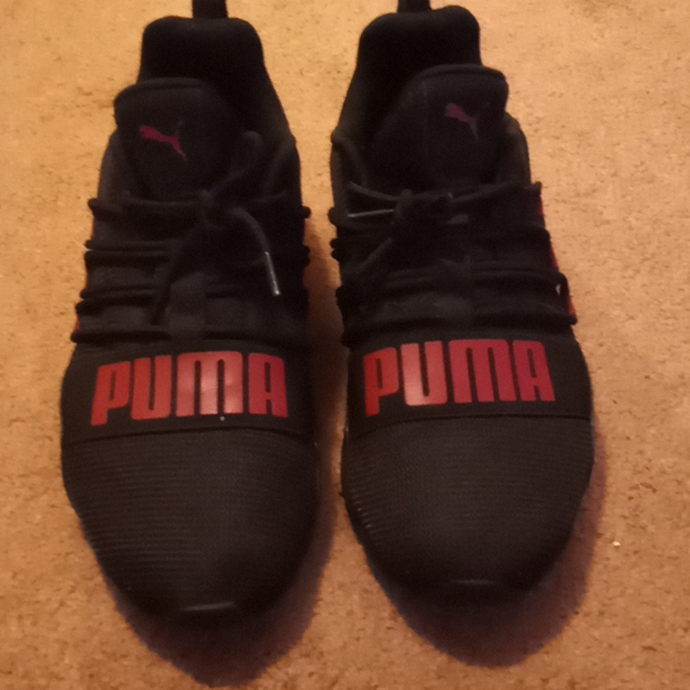 Puma soft foam running shoes